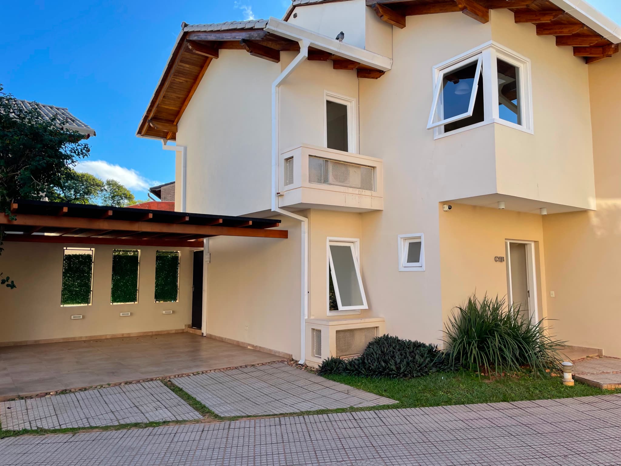 Alquiler hermosa casa en condominio colegio SIl