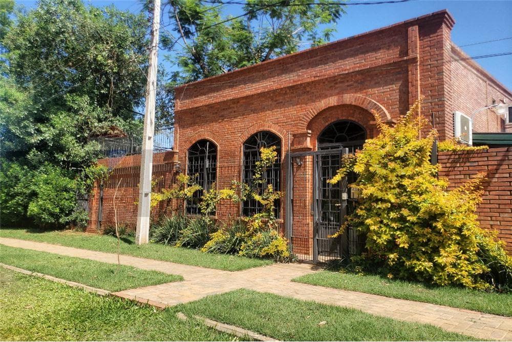 HERMOSA RESIDENCIA ESTILO RUSTICO INDUSTRIAL EN LUQUE