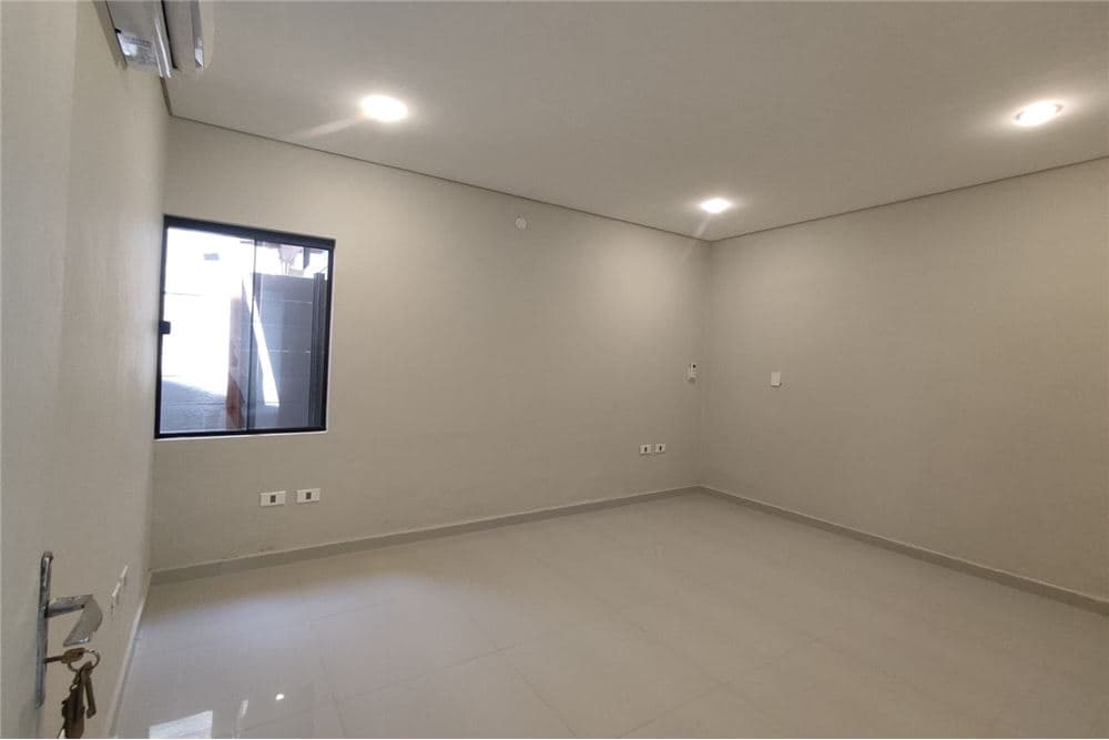 Chalet-alquiler-tte. Oscar Saguier, Vista Alegre, Asunción – 2