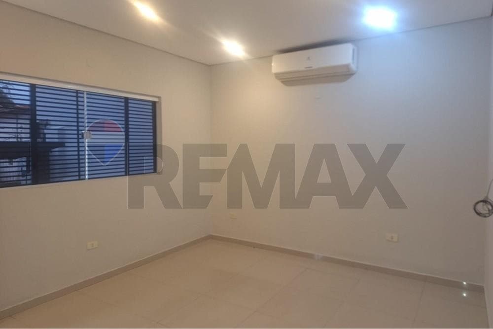 ALQUILO HERMOSO CHALET EN SAN VICENTE – ASUNCIÓN – 3
