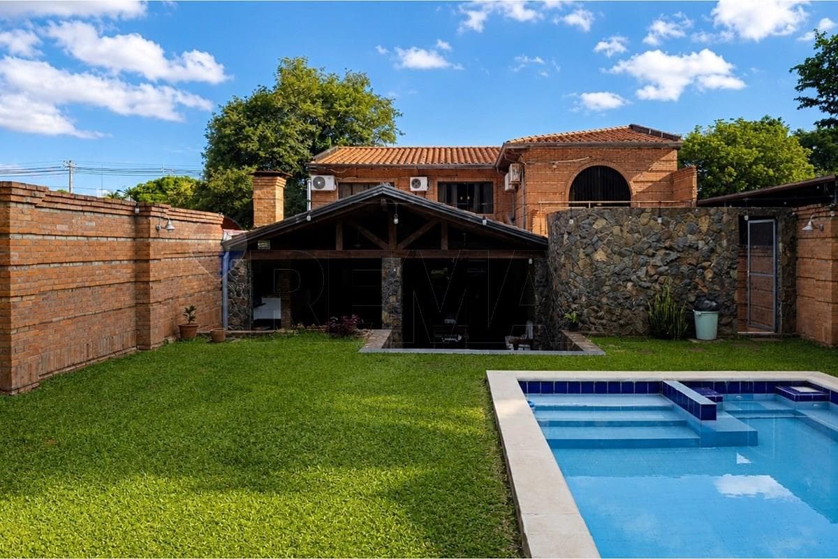 Residencia amoblada en venta en Barrio San Vicente