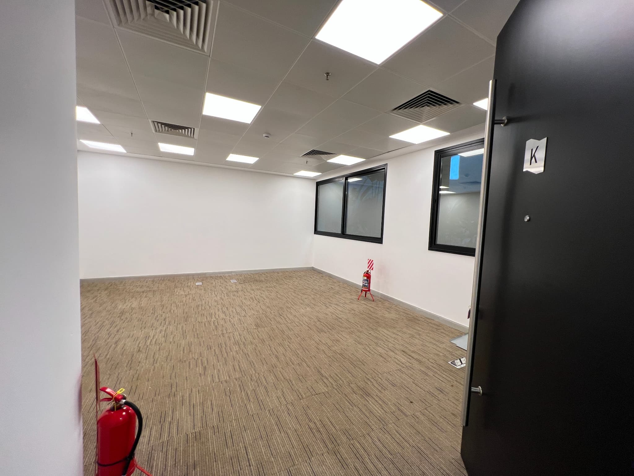 Oficina exclusiva en el Edificio Park Plaza | Eje Corporativo – 2
