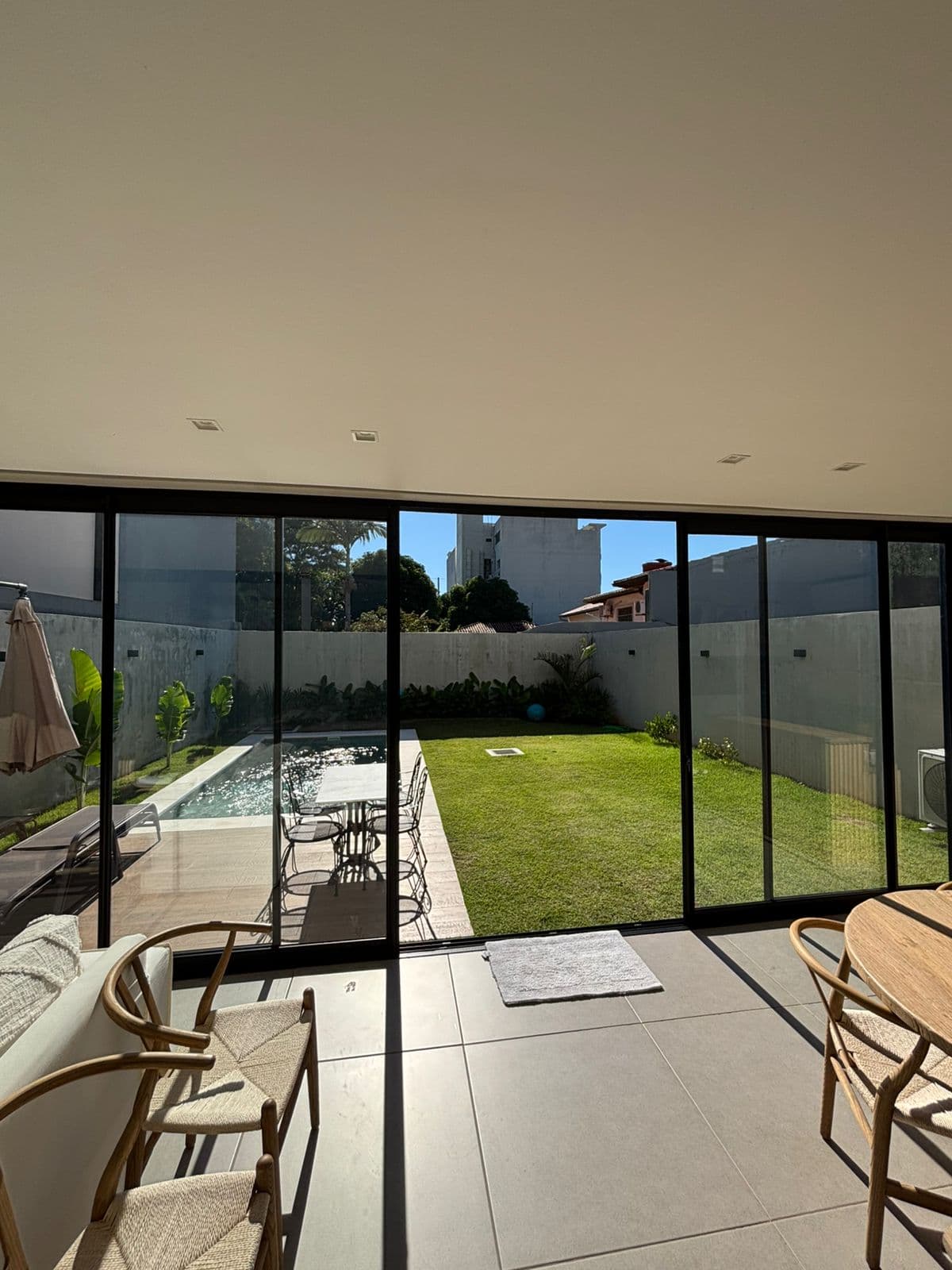 20.000.000 gs -  Casa de 3 Niveles - BARRIO MBURUCUYA – 2