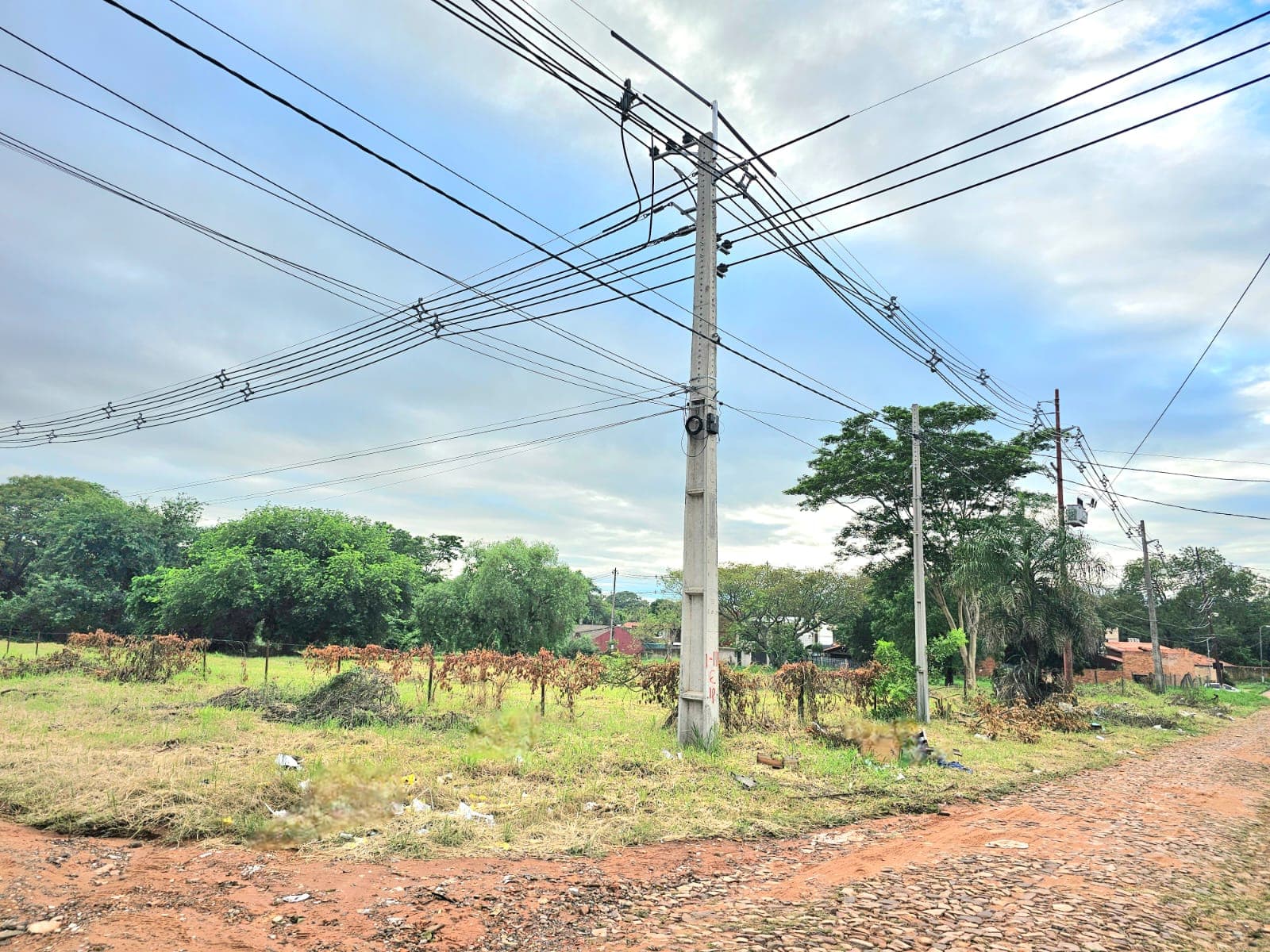 VENTA GRAN TERRENO DE 4.239 M2 PARA INVERSION, ZONA PINEDO – 3