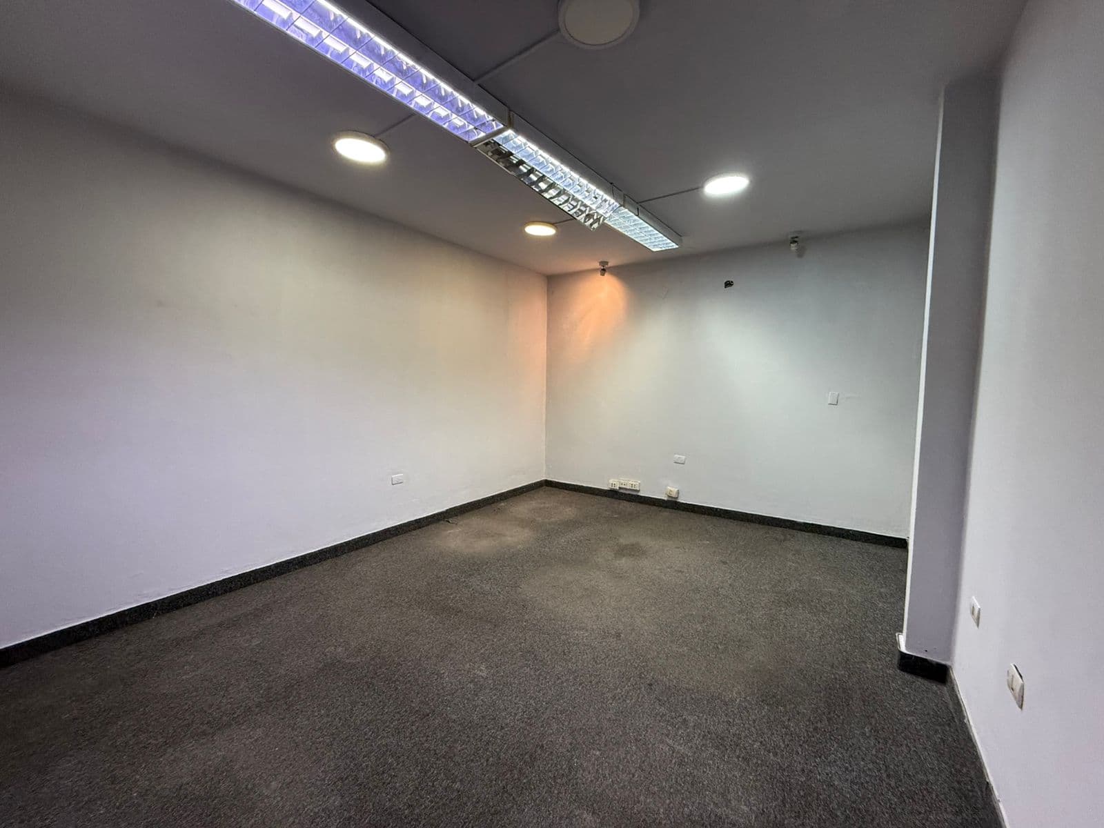 ALQUILO AMPLIO SALON COMERCIAL EN SAN LORENZO – 2