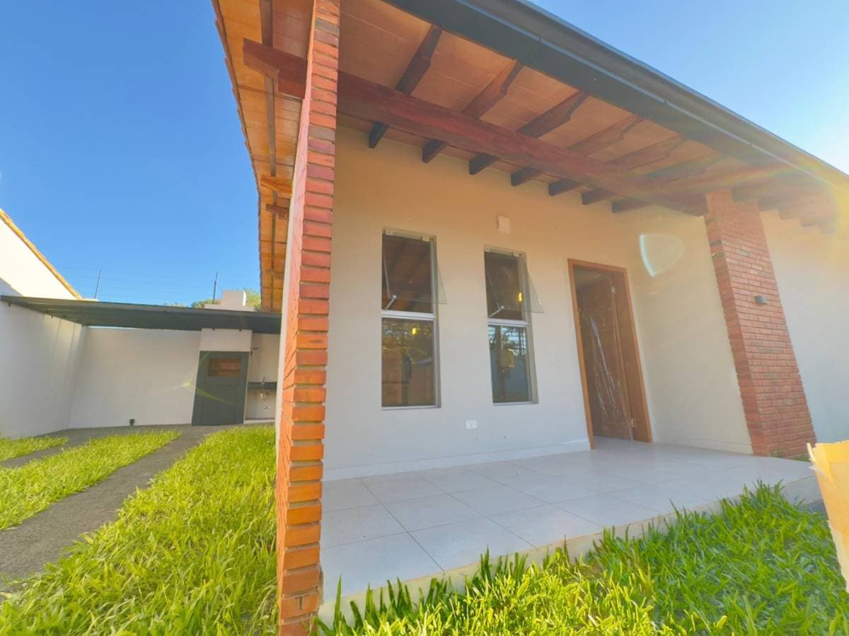 EN VENTA – HERMOSO CHALET A ESTRENAR EN LUQUE (YUKYRY) – 3
