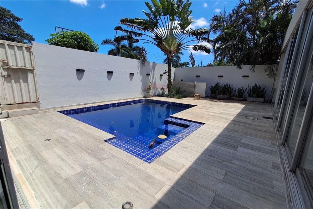 Alquilo hermosa residencia en Mburucuyá – 2