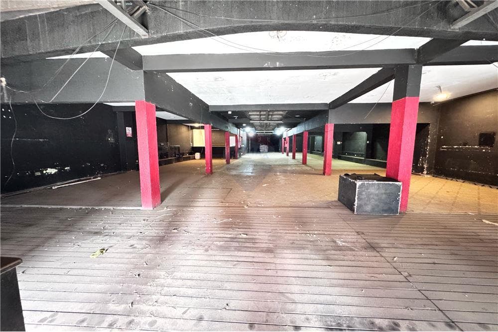 ALQUILO AMPLIO SALÓN COMERCIAL DE DOS PISOS – 2