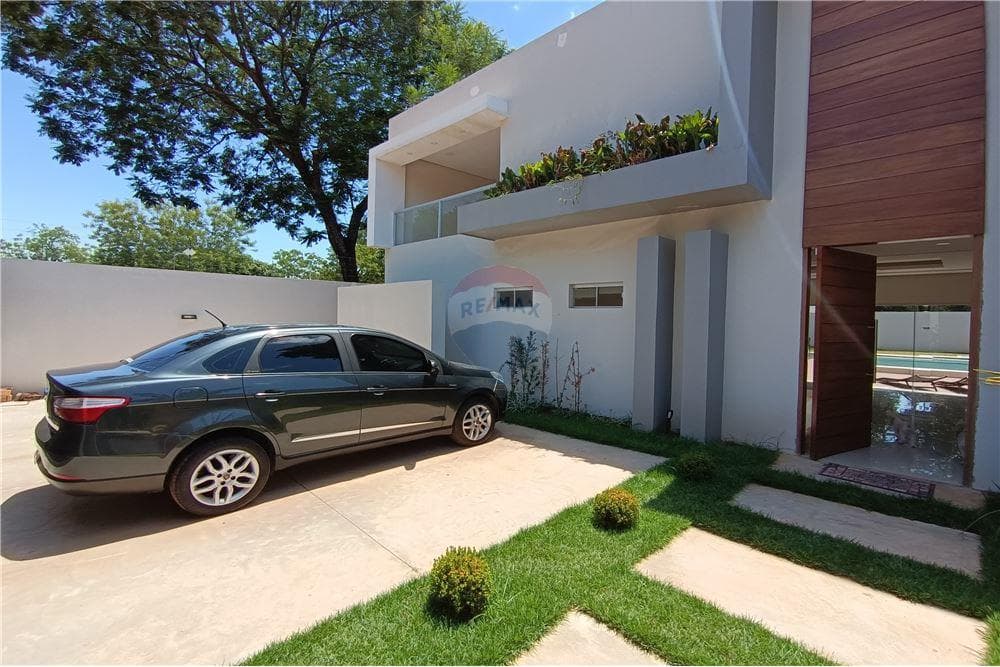HERMOSA CASA EN MARIANO ROQUE ALONSO – 2