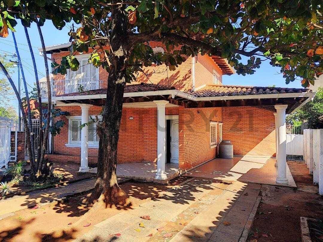 VENDE Amplia casa en Campo Grande, Luque – 3