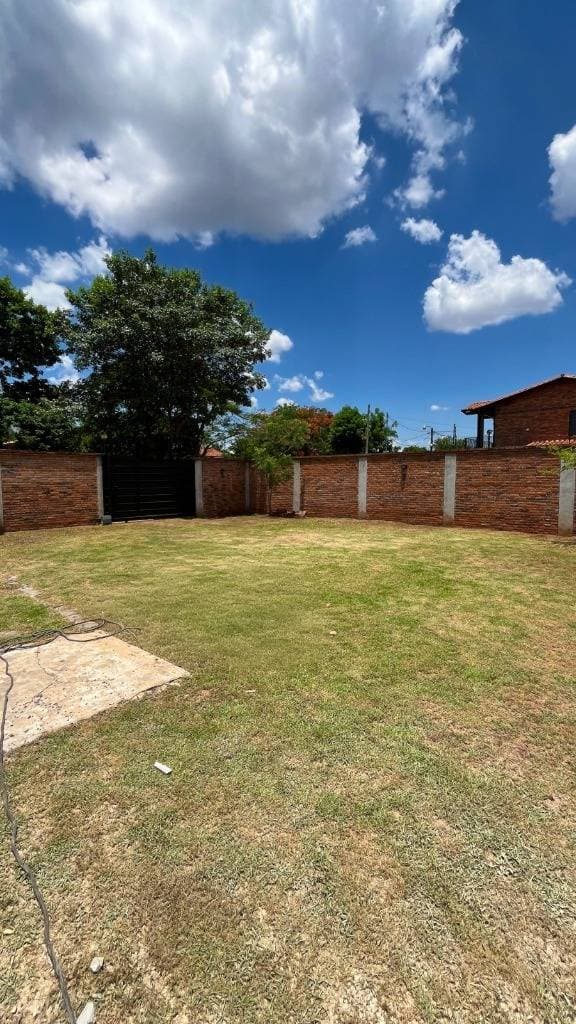 Alquilo Casa Luque - Laurelty (Z/ Av. Andrés Insfran) – 3