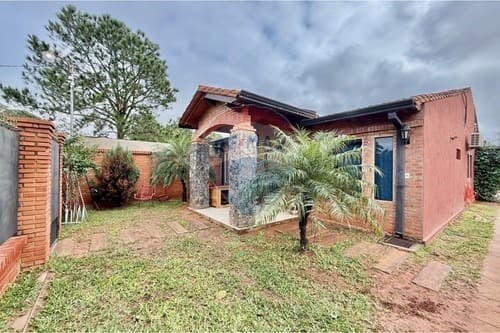 EN VENTA – HERMOSA CASA CON PISCINA EN ITÁ – 2