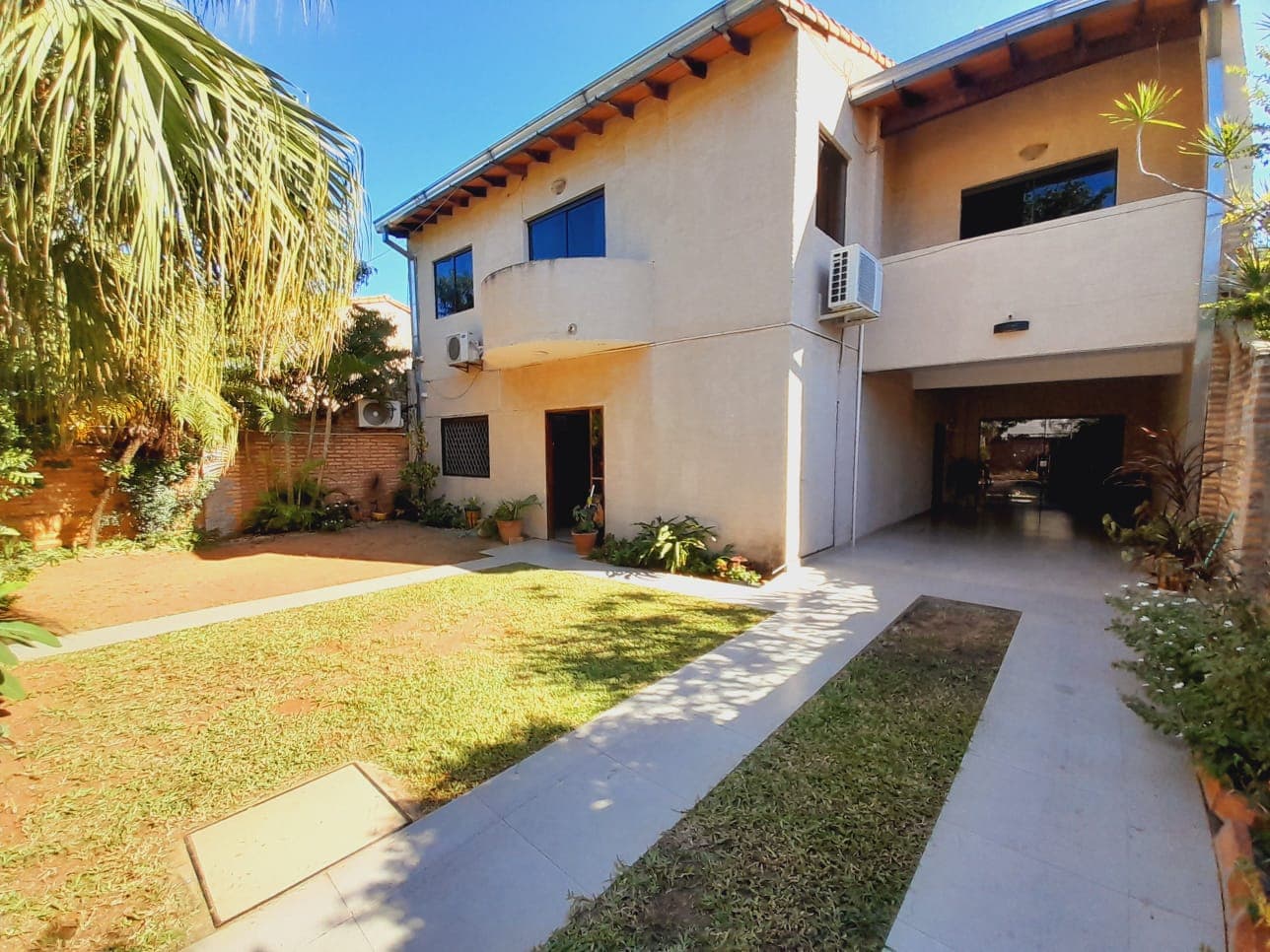 Vendo Amplia y Cómoda Casa en Lambaré, Zona Super Pueblo – 2