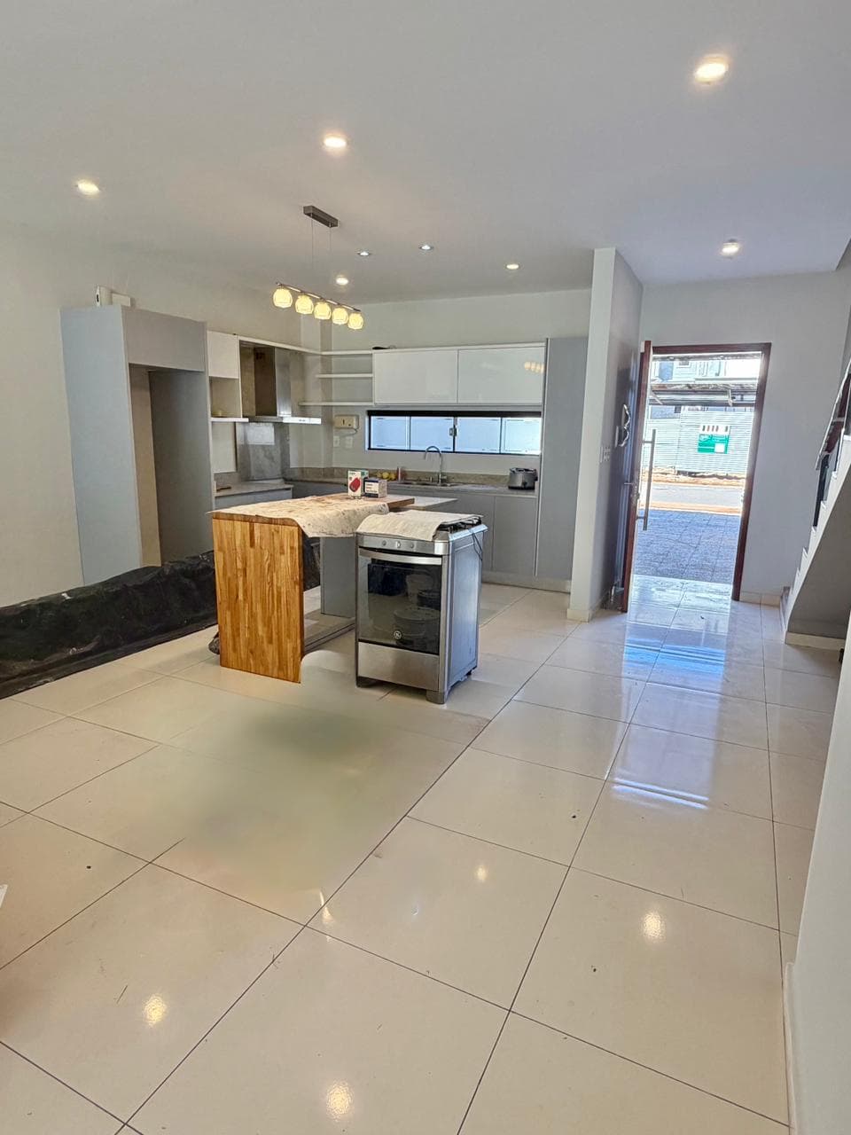 ALQUILER DE DUPLEX ZONA LUQUE (JARDIN DE ORO) – 2