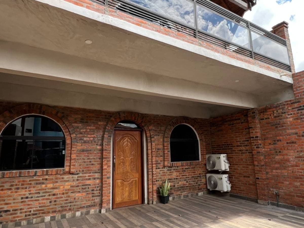 EN VENTA – DÚPLEX CON PISCINA A ESTRENAR – FERNANDO DE LA MORA ZONA NORTE – 3