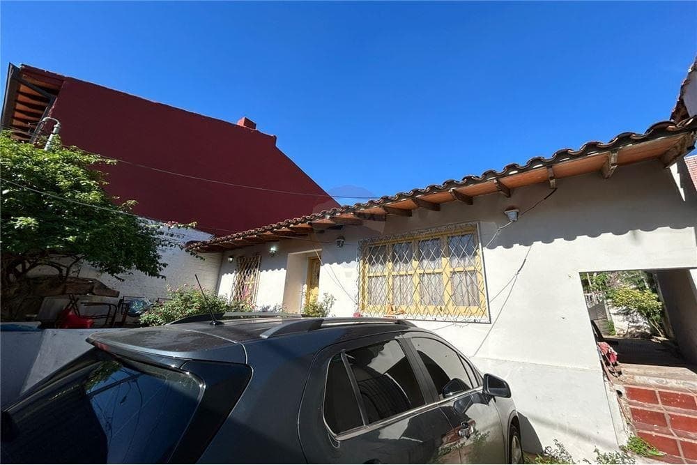 CASA A CUADRAS DEL ESTADIO DEFENSORES