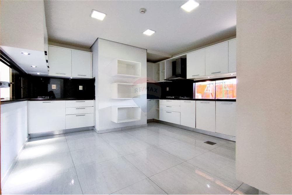 VENTA TRIPLEX LOS LAURELES – 2
