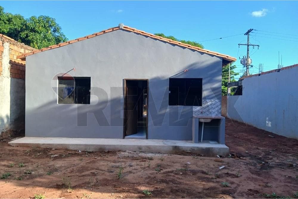 PRECIOSA CASA EN POZO ZONA ALAMO CAPIATÁ R2. – 3