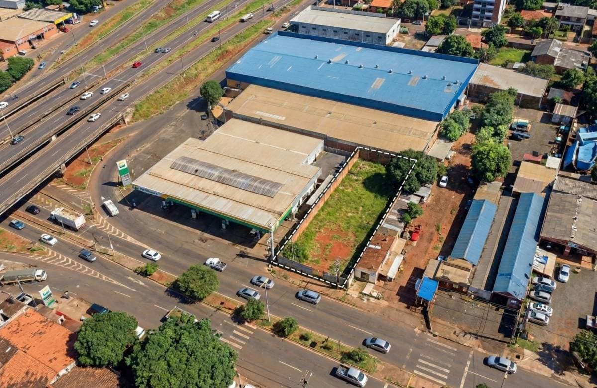 Vendo terreno sobre avenida comercial en Ciudad del Este Km 4 – 3
