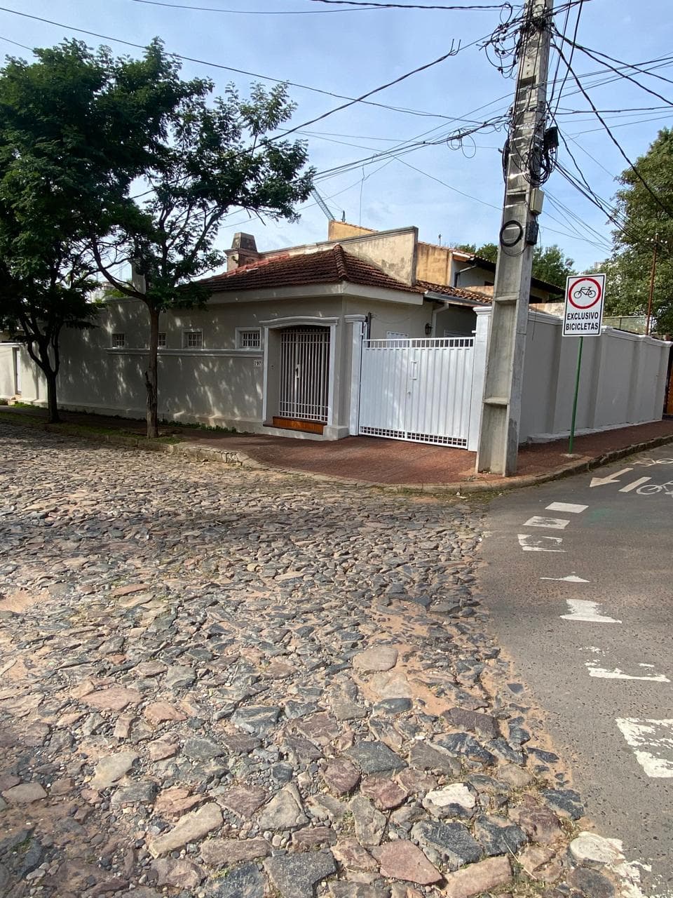 Vendo Casa En Esquina De Una Sola Planta En Bo Recoleta