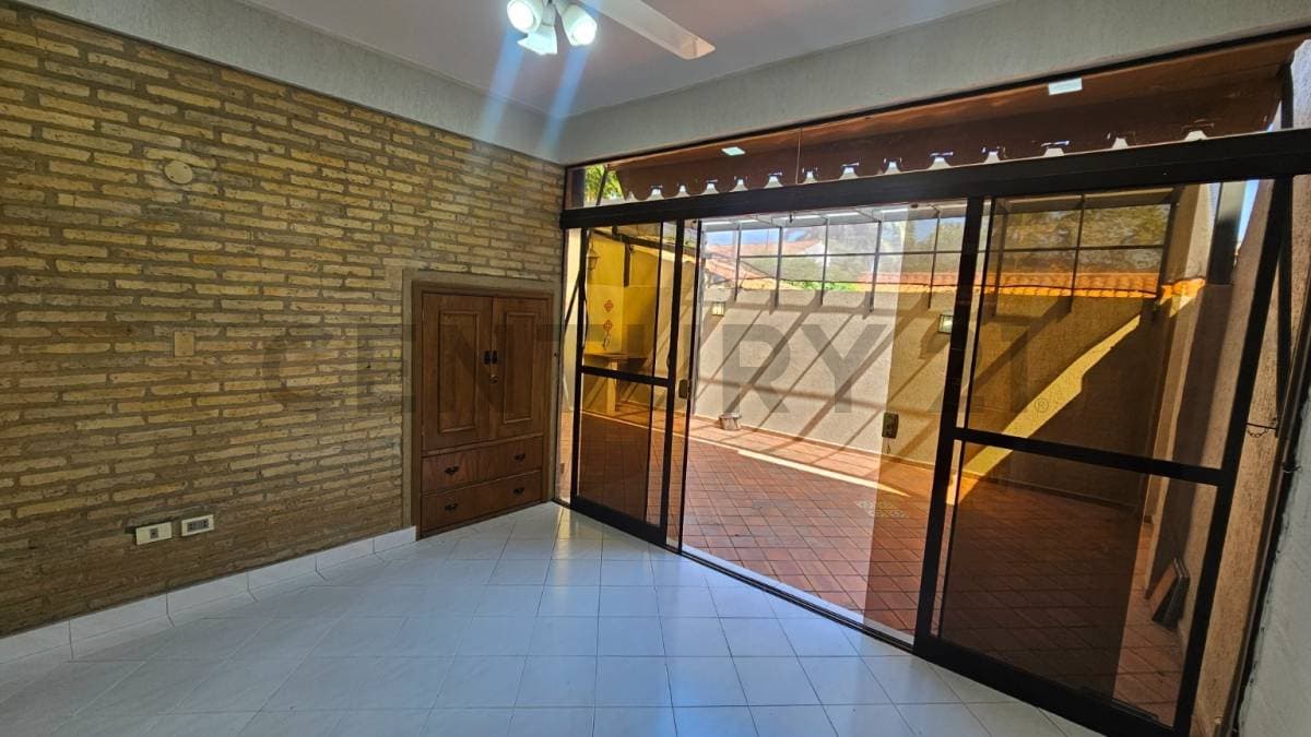 VENDO DUPLEX BARRIO MBURUCUYA ASUNCION