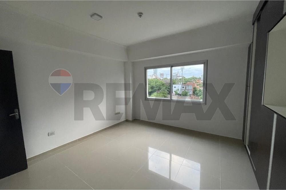 Departamento sobre Av. Molas López, Asunción – 2