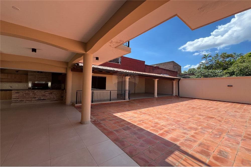 Alquilo Amplia casa en Asunción – 3