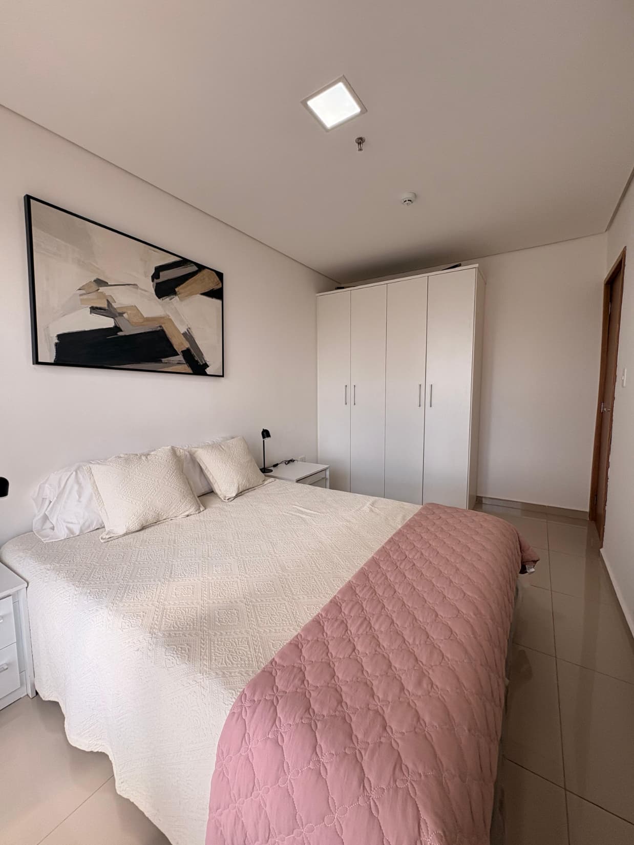 SANTÍSIMA TRINIDAD, EN ALQUILER, AMPLIO DEPTO DE 1 DORMITORIO. – 2