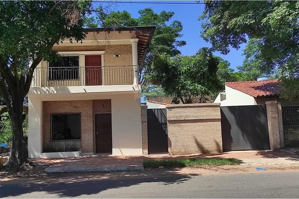 Casa de 2 plantas a estrenar en Fernando Z. Sur