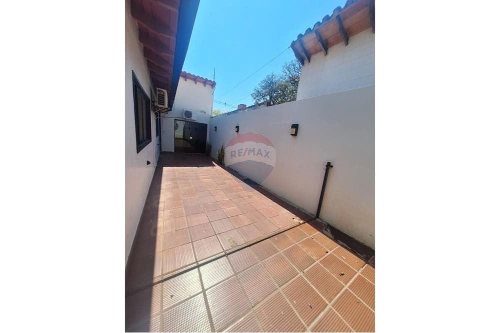 Oficina en alquiler – Barrio Mburicaó - Asunción – 3