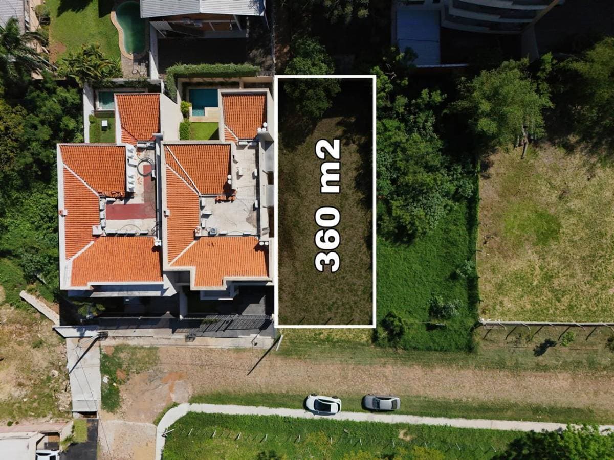VENDO TERRENO EN BARRIO MBURUCUYA – 2