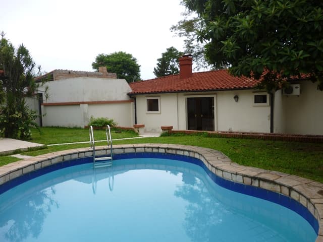 ¡Oportunidad Única! Casa en Venta en Lambaré: Ubicación Estratégica a Pasos de Avda. Cacique Lambaré