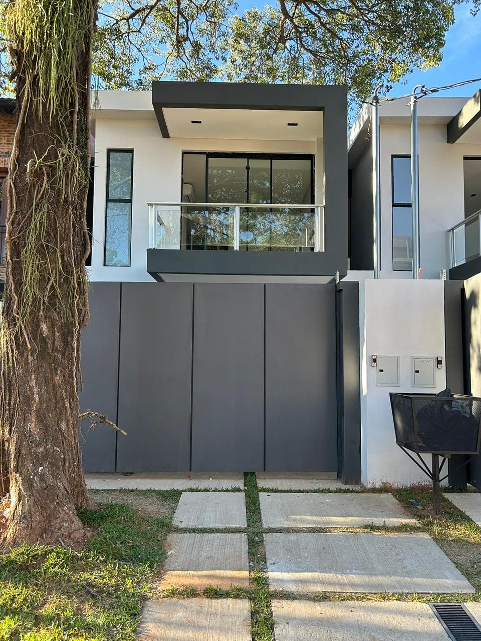 ALQUILO HERMOSO DÚPLEX A ESTRENAR EN BARRIO MADAME LYNCH – 2