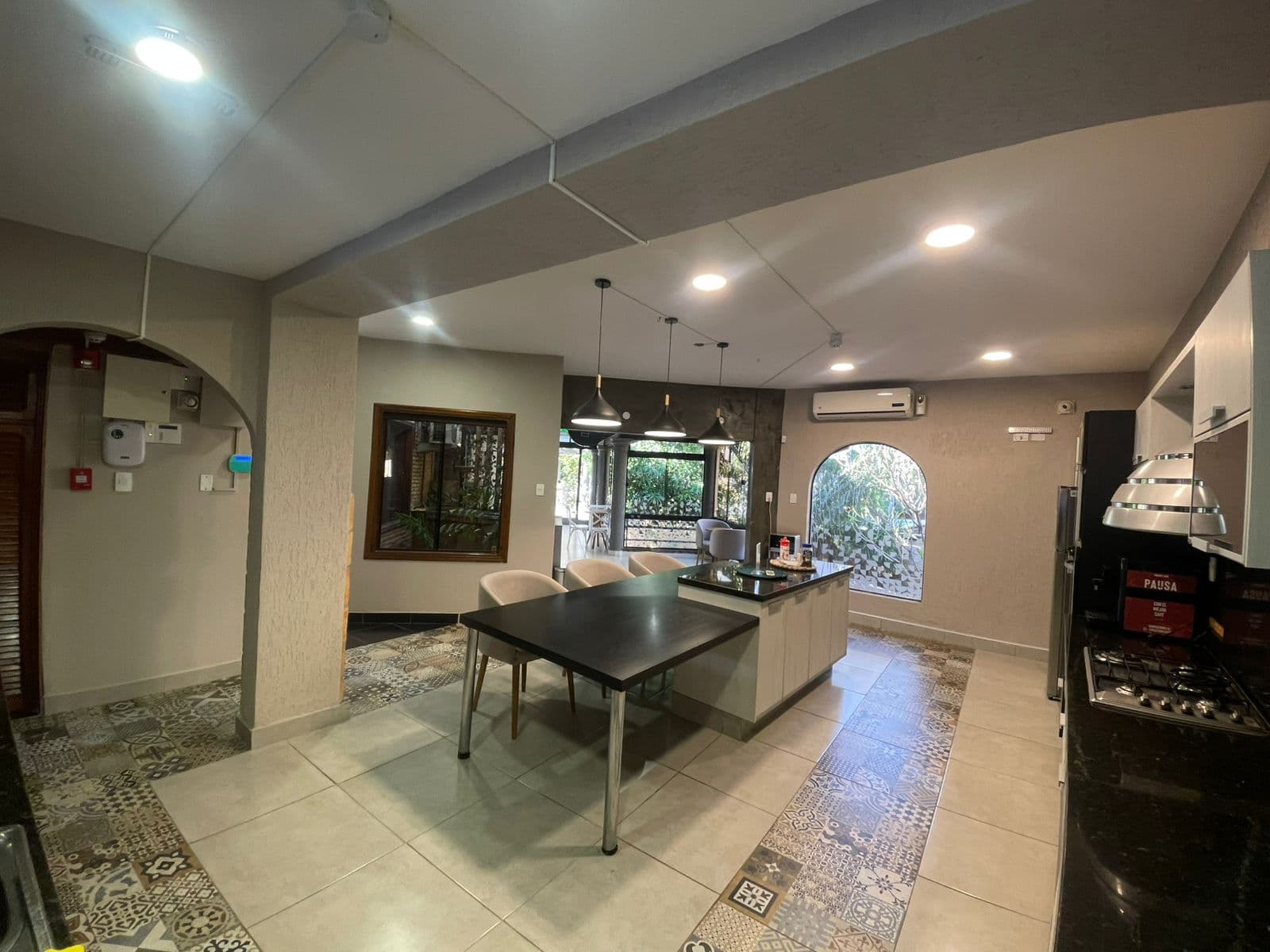 EN VENTA HERMOSA RESIDENCIA EN ASUNCIÓN – 2