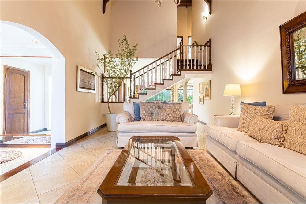 VENDO CASA EN EL CORAZON DE CARMELITAS