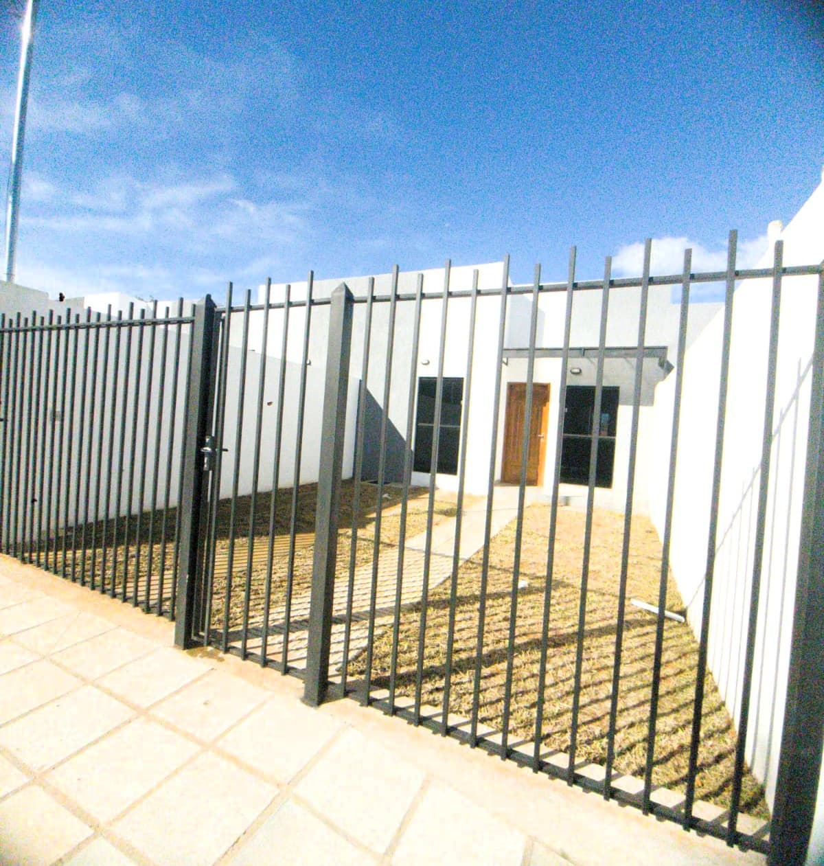 ALQUILO DUPLEX EN LUQUE MARAMBURE