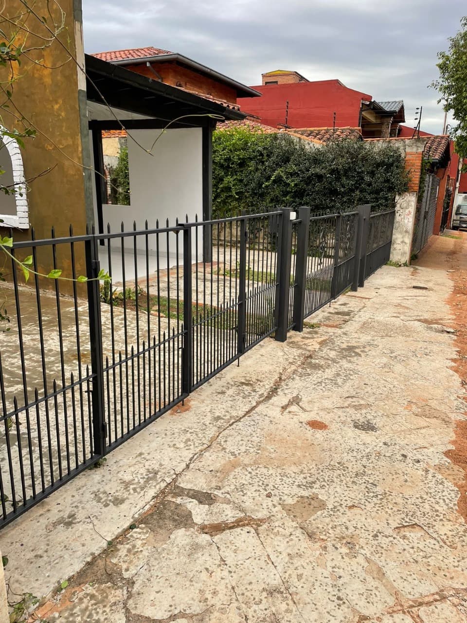 VENDO PROPIEDAD EN EL BARRIO LAS LOMAS – 2