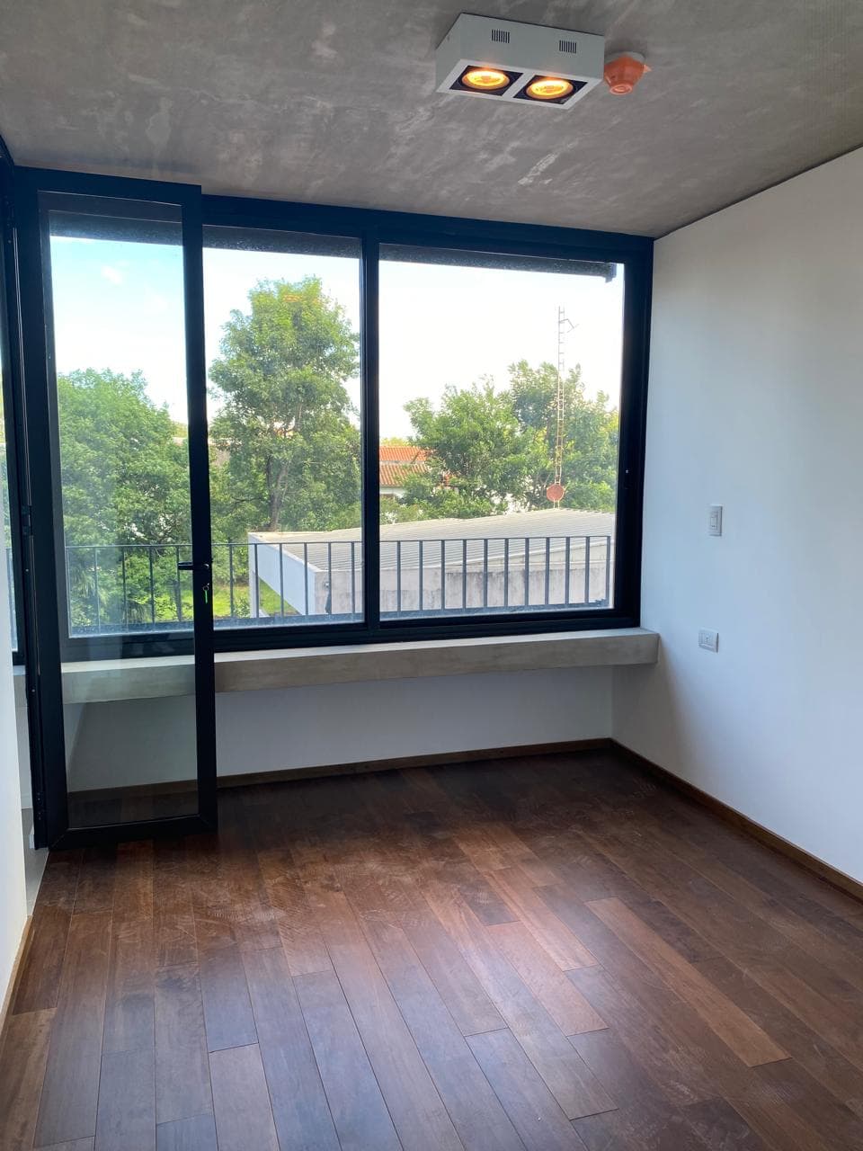 Alquiler En Edificio Bernardino De 1 Dormitorio – 2