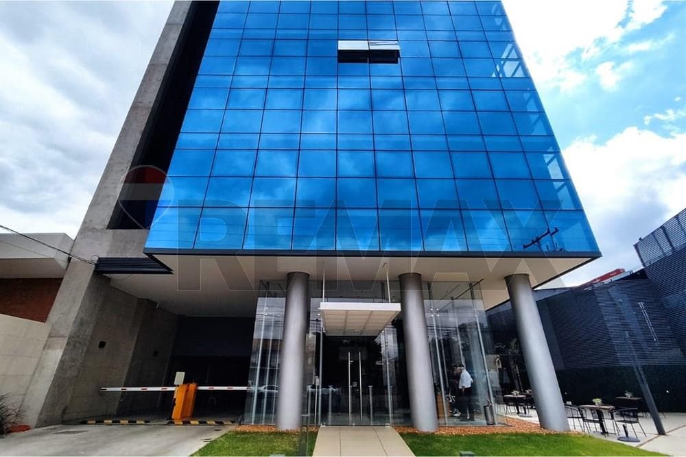 ALQUILO ¡Oficina Moderna en Corazón de Asunción!