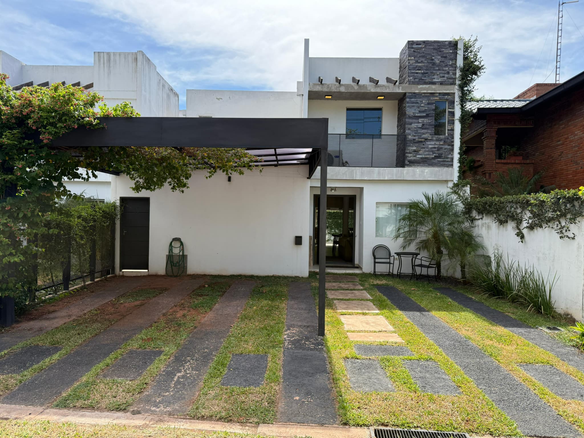 VENDO LLAVE DE DUPLEX TOTALMENTE AMOBLADO EN LUQUE! – 2