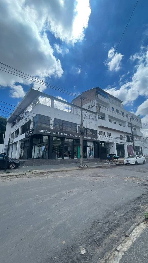 VENDO EDIFICIO CON RENTA SOBRE AVDA. RCA. ARGENTINA