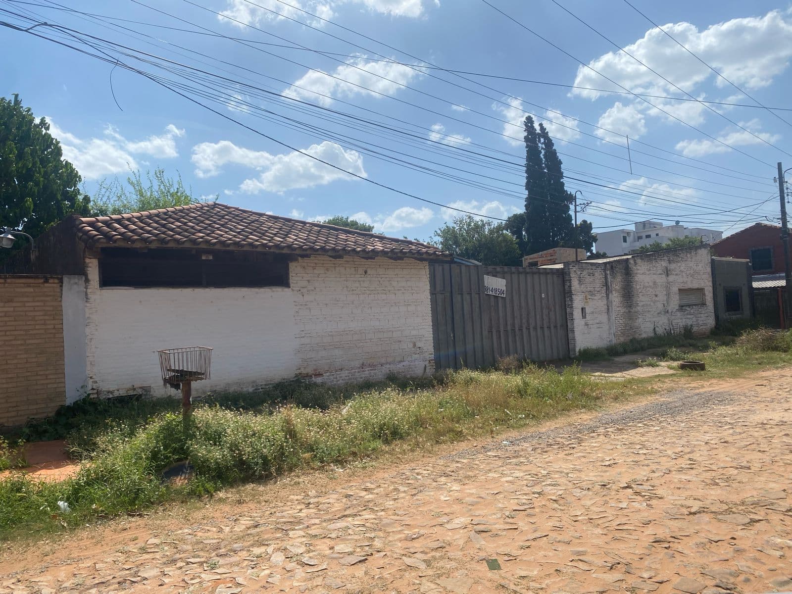 En venta espacioso terreno en fndo norte con deposito