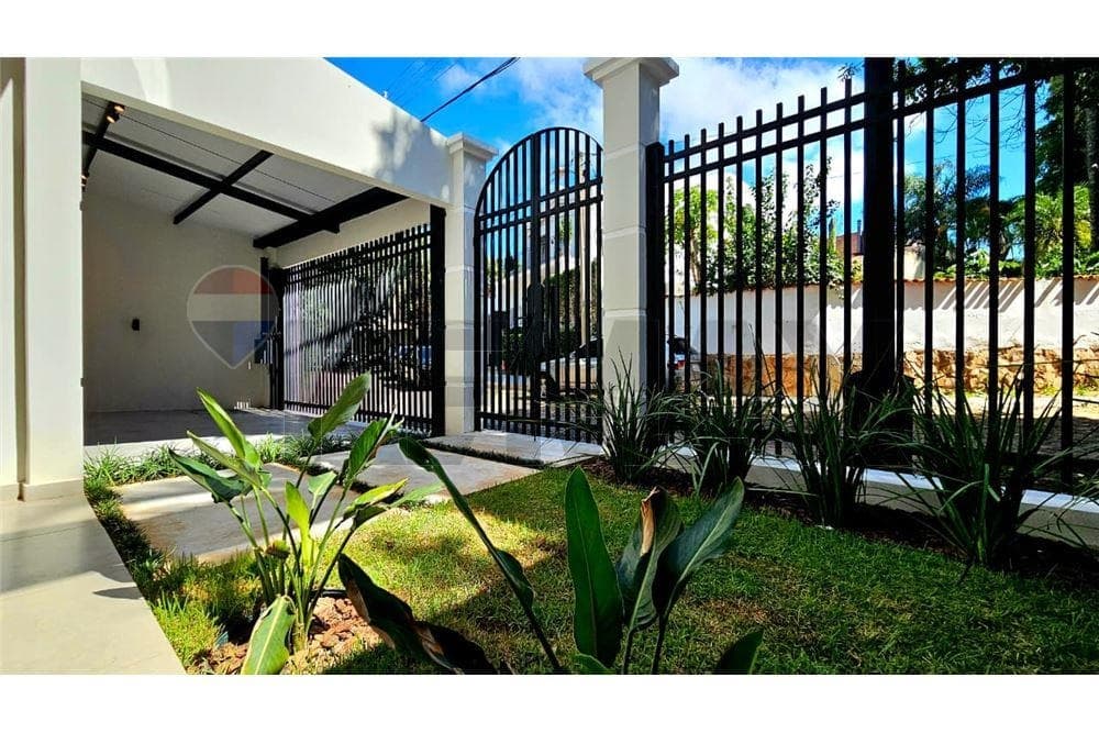 EXCLUSIVA RESIDENCIA DE 4 DORMITORIOS – SAN VICENTE – 2