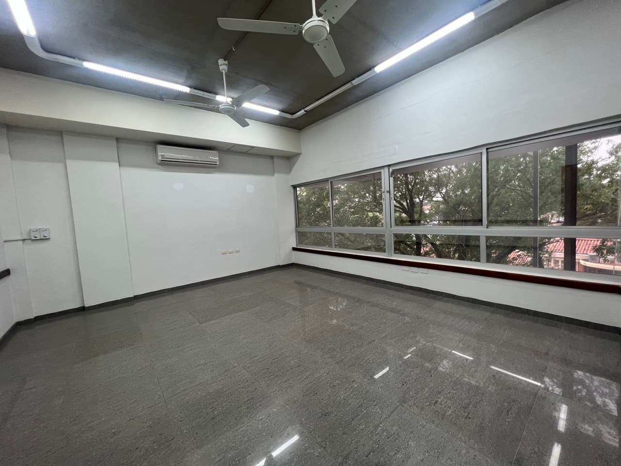 Alquiler Para Instituto / Oficinas - Eje Corporativo De Asuncion Paraguay