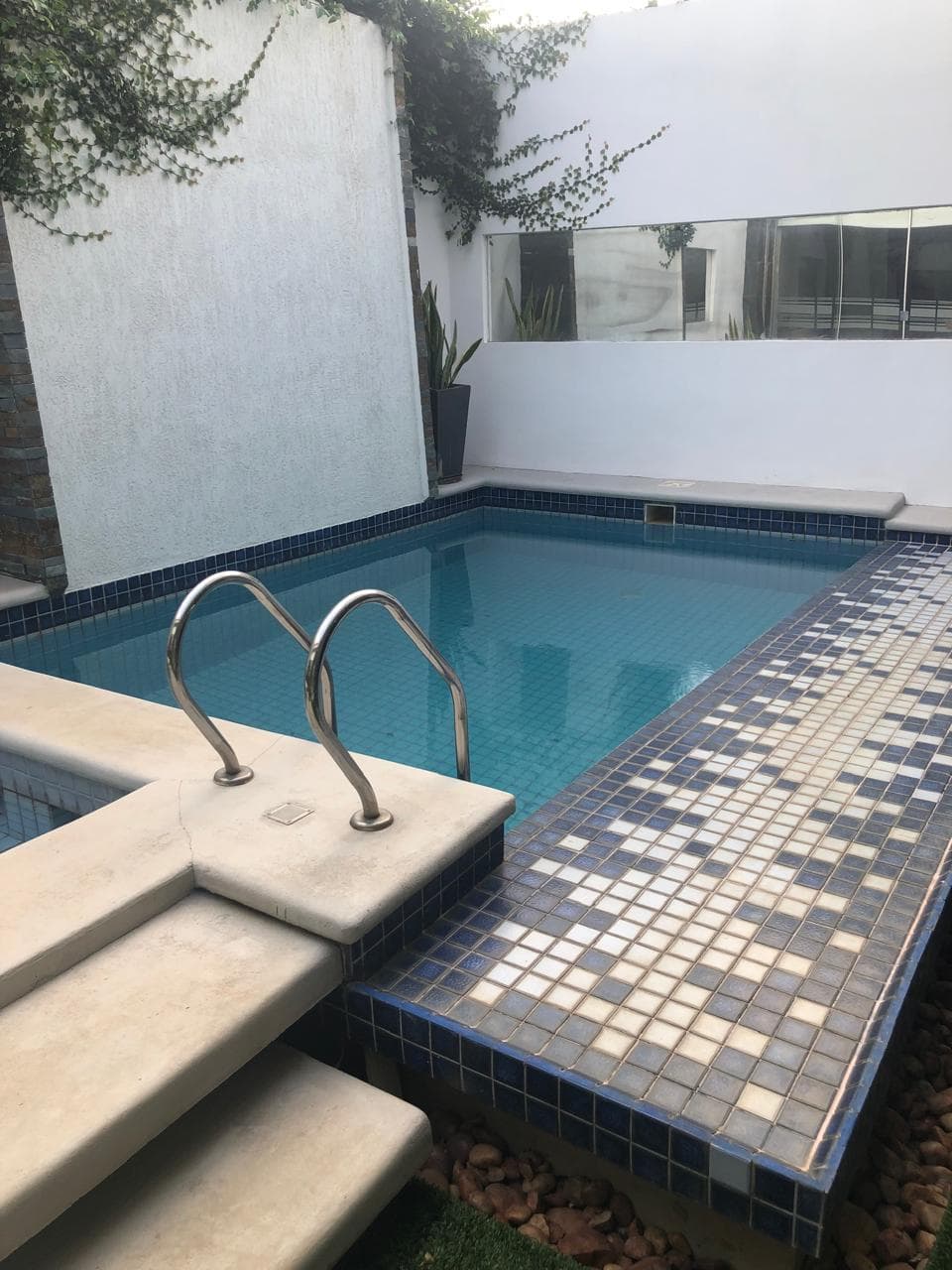 ALQUILO CASA AMOBLADA EN VILLA MORRA – 3