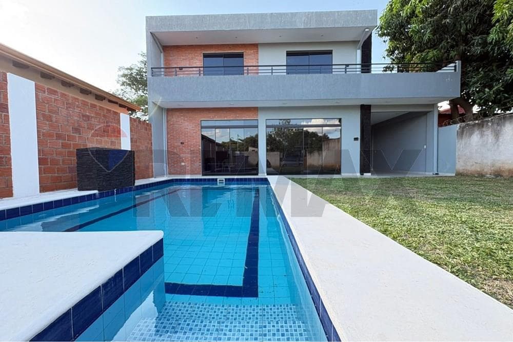 VENDO CASA A ESTRENAR EN MARIANO ROQUE ALONSO