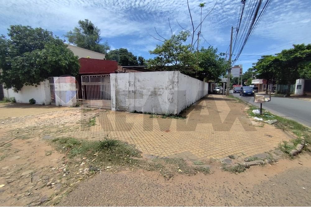 EN VENTA OPORTUNIDAD ÚNICA EN ESQUINA EN FDO. DE LA MORA – 2