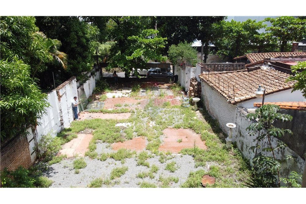 VENDO TERRENO DE 550M² EN VILLA MORRA – 2