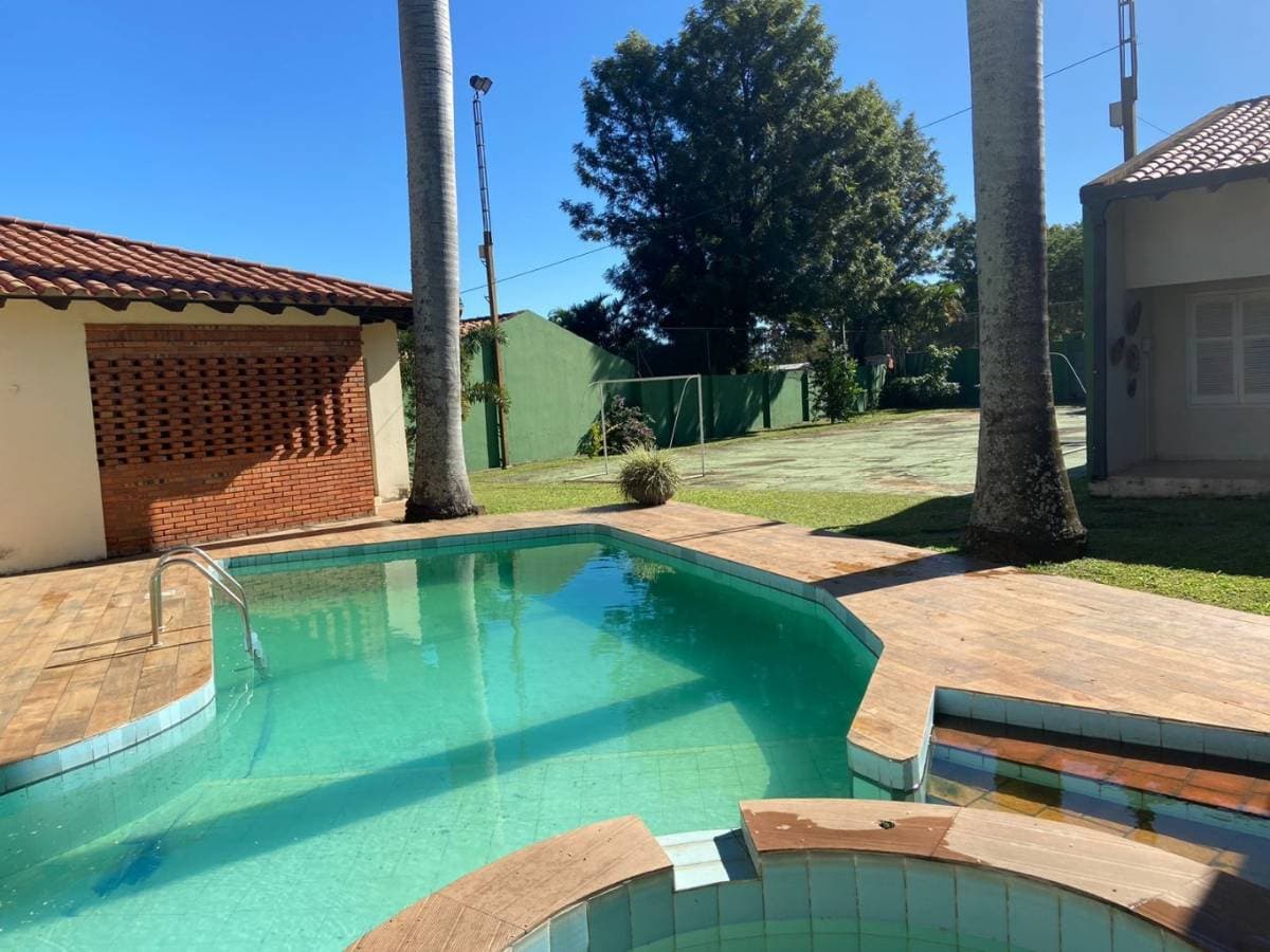 ALQUILO LUJOSA Y AMPLIA RESIDENCIA EN ITAUGUA – 2