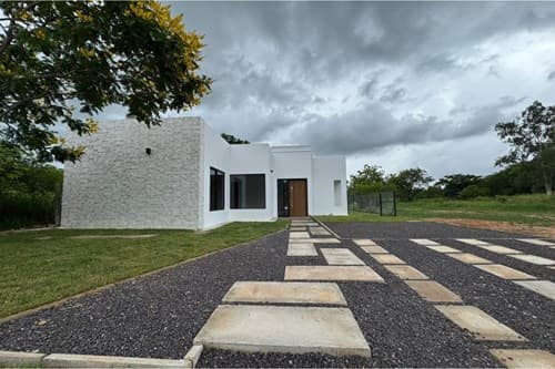 VENDO O ALQUILO CASA EN SURUBI`I MARIANO ROQUE ALONSO